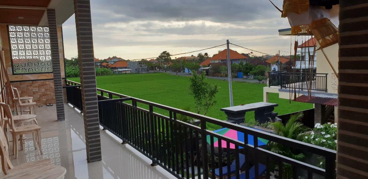 Sun Homestay Canggu Exteriör bild